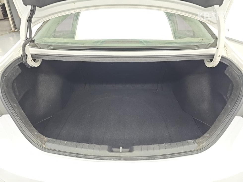 Хюндай Avante (Elantra)AD1.6 GDi Value Plus - 16