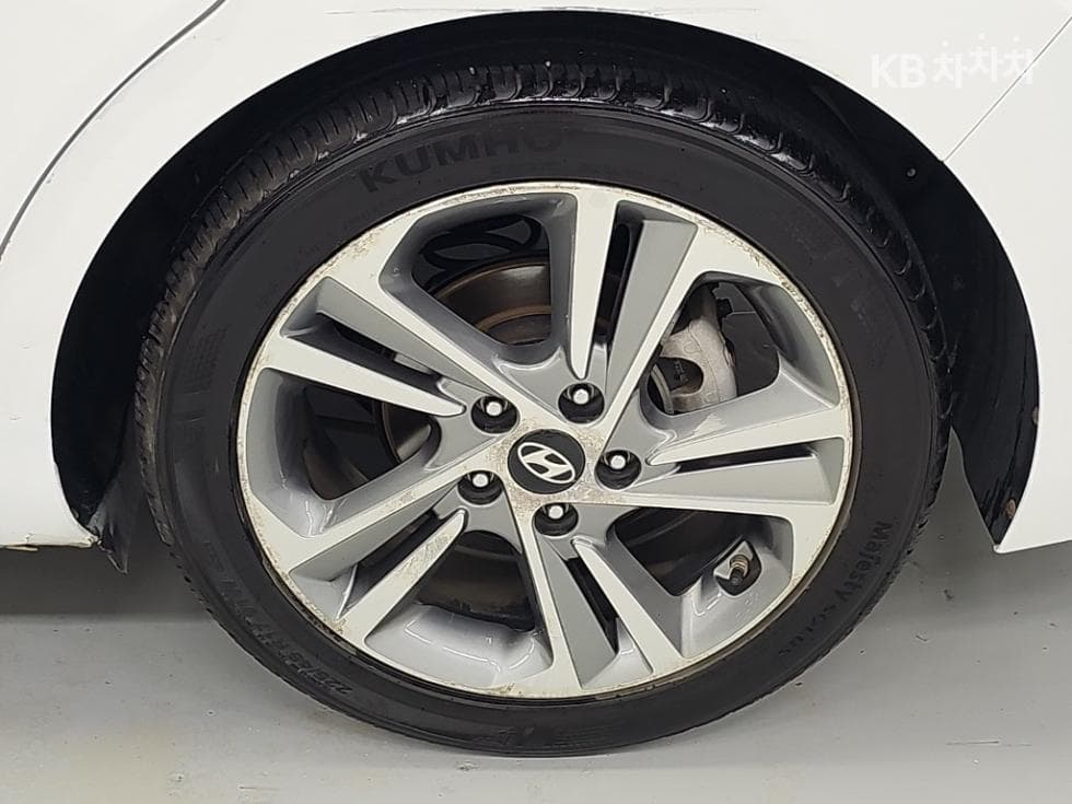 Хюндай Avante (Elantra)AD1.6 GDi Value Plus - 18