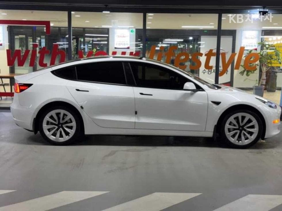 테슬라 Model 3 HighlandRWD - 3