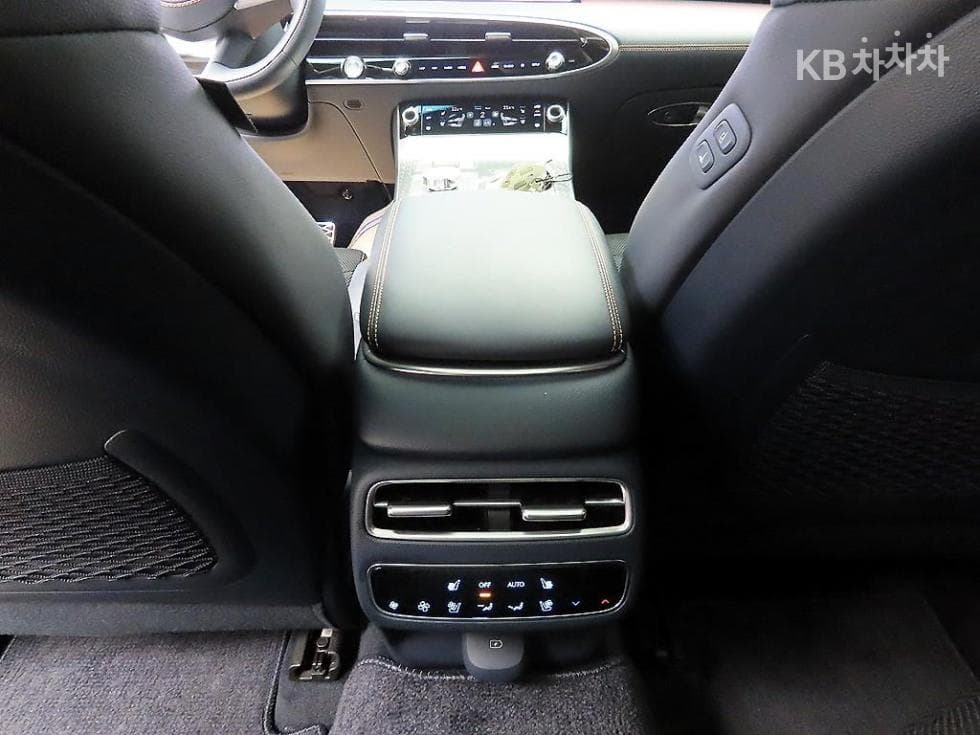 Дженезис GV70Бензин 2.5T 2WD - 16