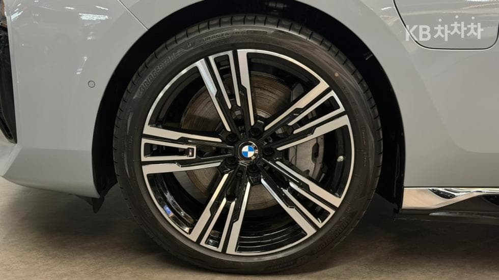 BMW 7시리즈(G70)750e xDrive M Sport Package - 5