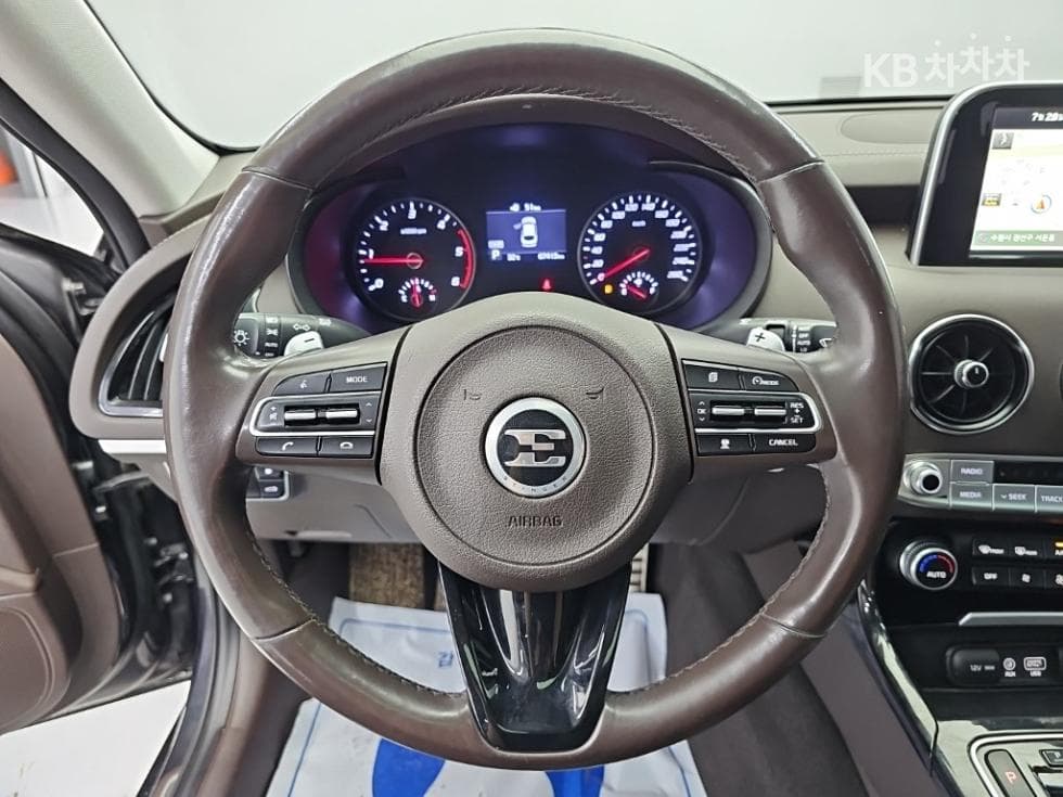 Киа Stinger2.2 Дизел 4x4 플래티넘 - 9