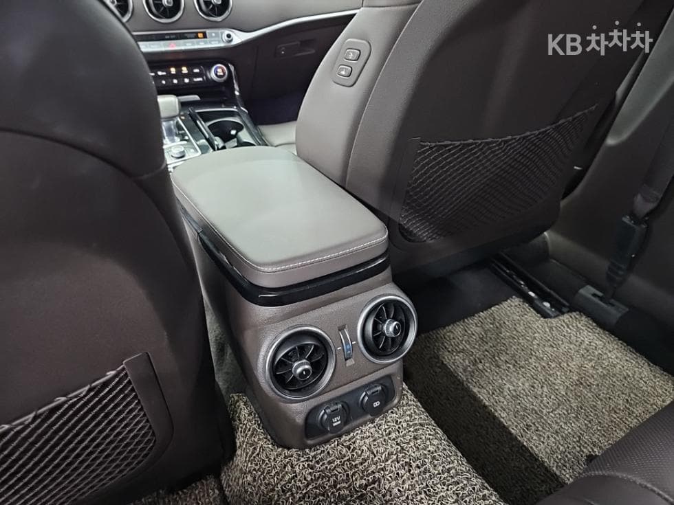 Киа Stinger2.2 Дизел 4x4 플래티넘 - 13