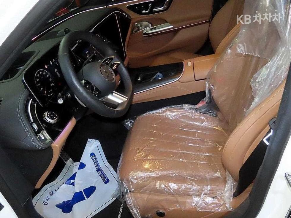 Mercedes-Benz E-클래스 (W214)E300 4MATIC AMG Line - 6