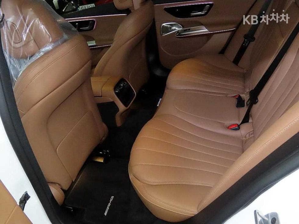 Mercedes-Benz E-클래스 (W214)E300 4MATIC AMG Line - 7
