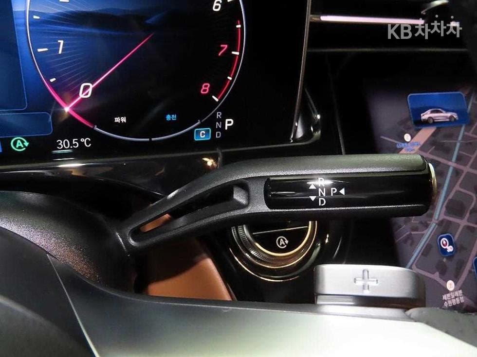 Mercedes-Benz E-클래스 (W214)E300 4MATIC AMG Line - 12