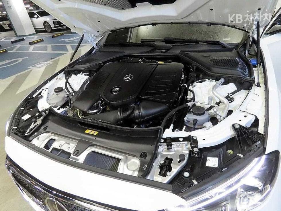 Mercedes-Benz E-클래스 (W214)E300 4MATIC AMG Line - 19