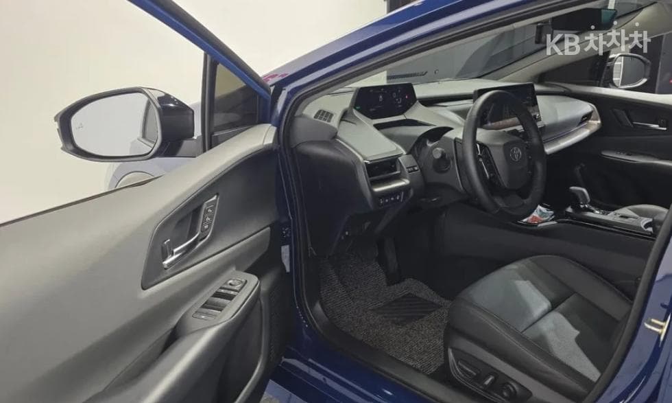 Toyota Prius(XW60)2.0 HEV XLE - 10