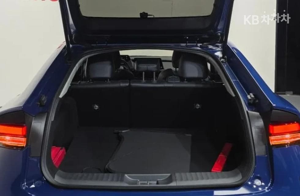 Toyota Prius(XW60)2.0 HEV XLE - 15