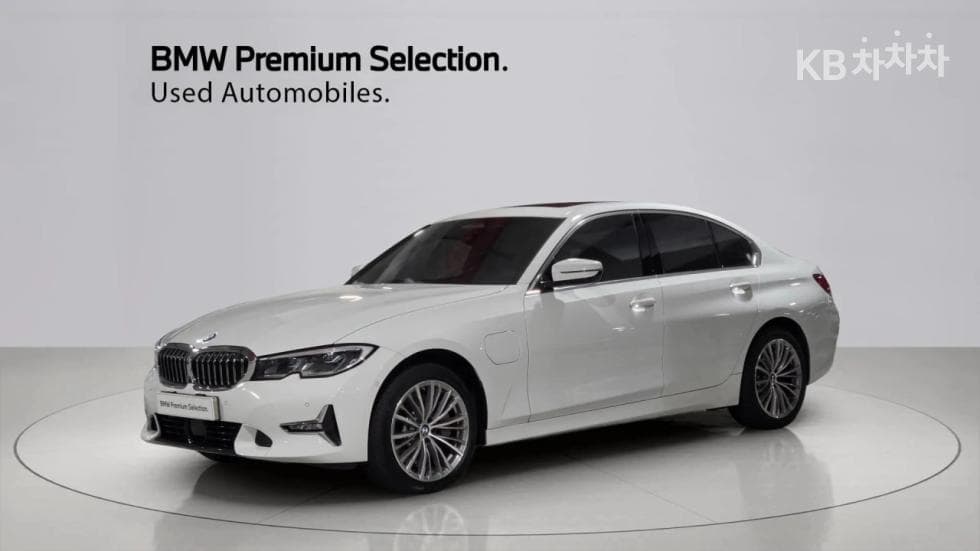 BMW 3 Series (G20) 330e Luxury - Image 1