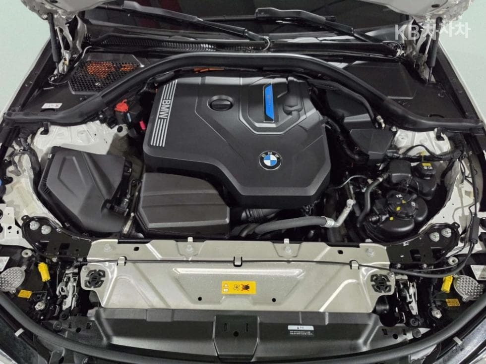 BMW 3 Series (G20)330e Luxury - 6