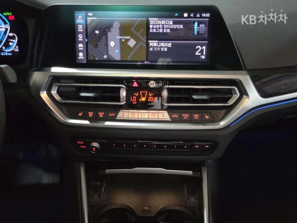 BMW 3 Series (G20)330e Luxury - 15