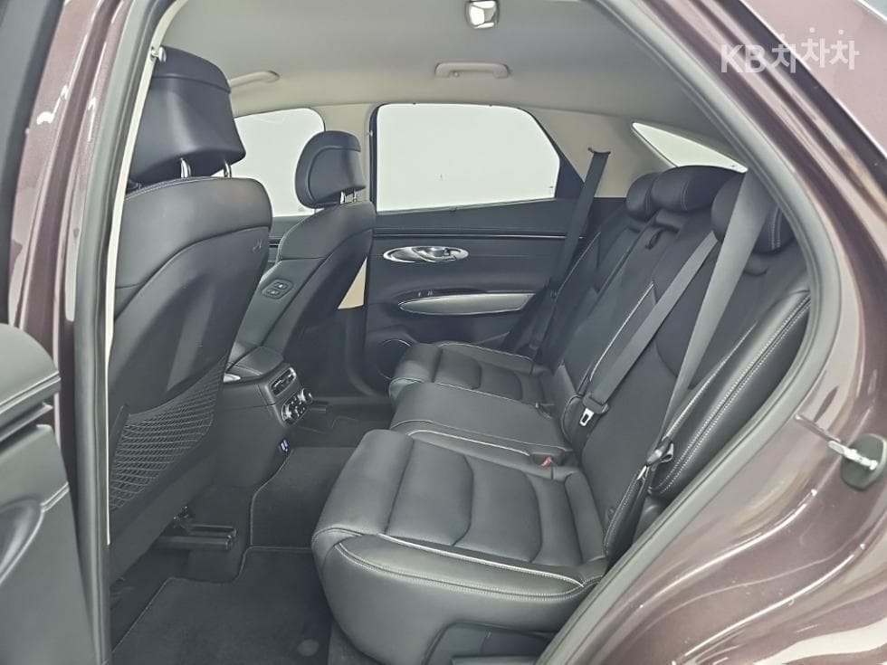 Дженезис GV70Бензин 2.5T AWD - 12