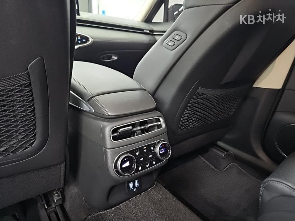 Дженезис GV70Бензин 2.5T AWD - 13