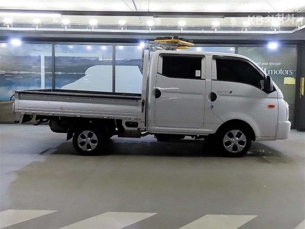 Hyundai Porter 2Extra Long Double Cab LPG Smart - 4