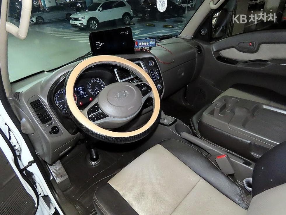 Hyundai Porter 2Extra Long Double Cab LPG Smart - 12