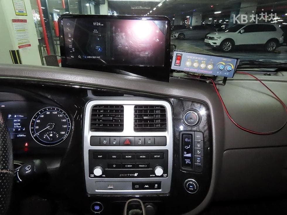 Hyundai Porter 2Extra Long Double Cab LPG Smart - 13