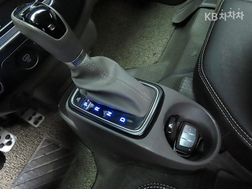 Hyundai Porter 2 일렉트릭Super Cab Extra Long Smart Special (special feature/edition) - 8