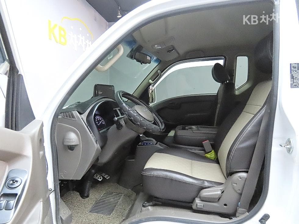 Hyundai Porter 2 일렉트릭Super Cab Extra Long Smart Special (special feature/edition) - 9
