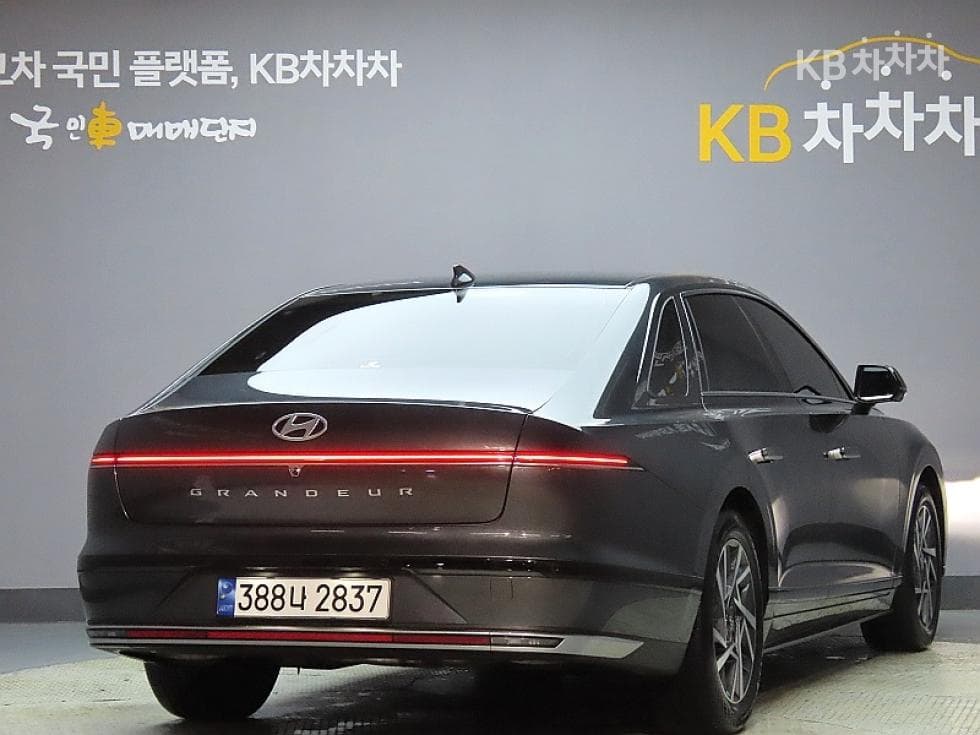 Hyundai The All New Grandeur (Azera) Hybrid1.6 Turbo Gasoline Exclusive - 2