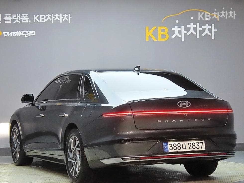 Hyundai The All New Grandeur (Azera) Hybrid1.6 Turbo Gasoline Exclusive - 4