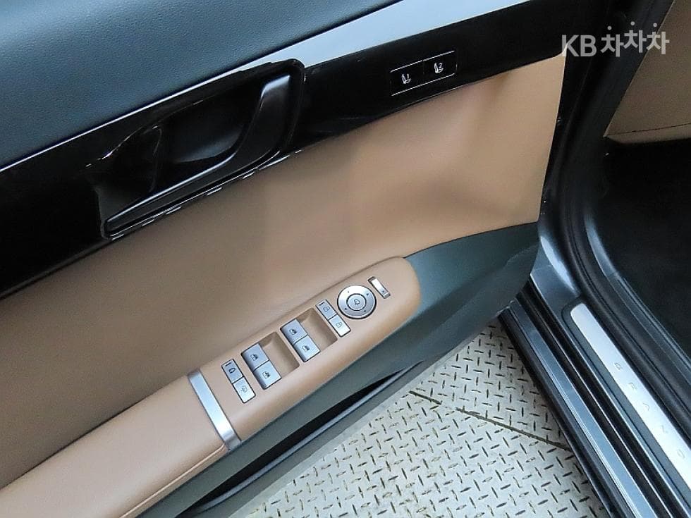 Hyundai The All New Grandeur (Azera) Hybrid1.6 Turbo Gasoline Exclusive - 13