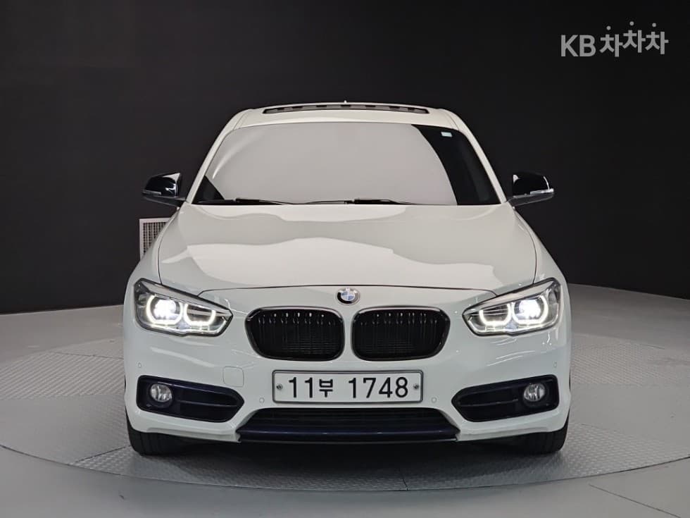 BMW Нов1시리즈118d 스포츠 Стандартен - 2
