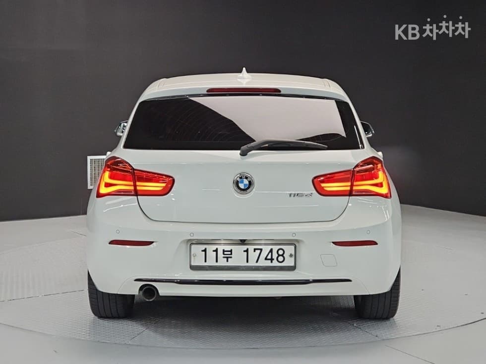 BMW Нов1시리즈118d 스포츠 Стандартен - 3