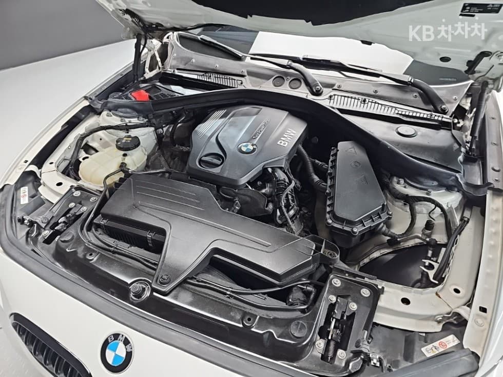 BMW Нов1시리즈118d 스포츠 Стандартен - 5