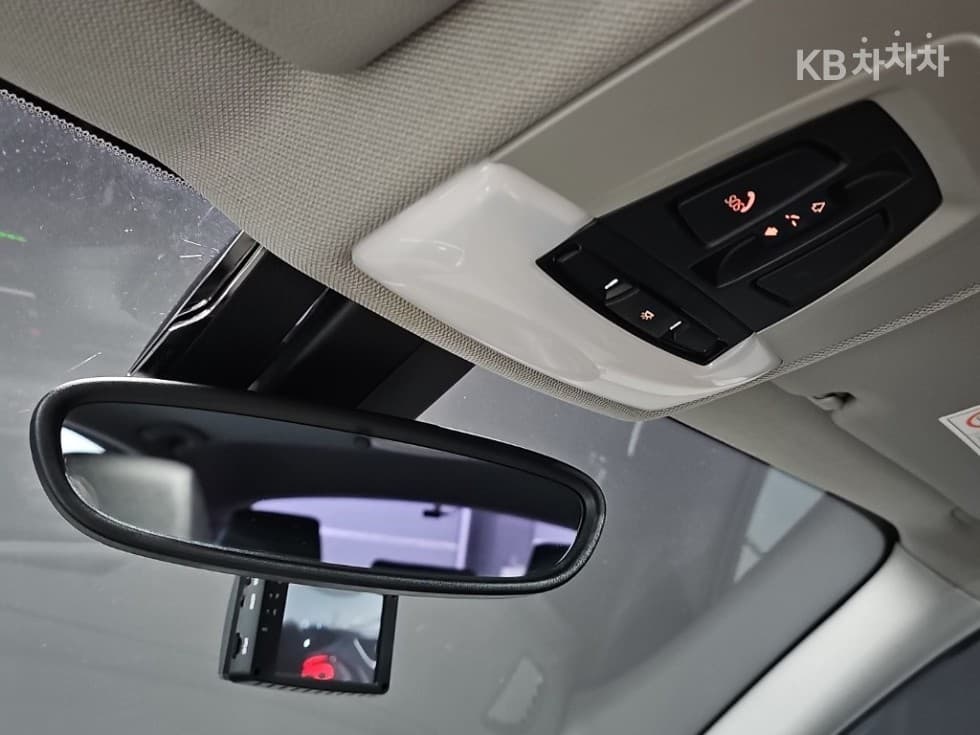 BMW Нов1시리즈118d 스포츠 Стандартен - 8