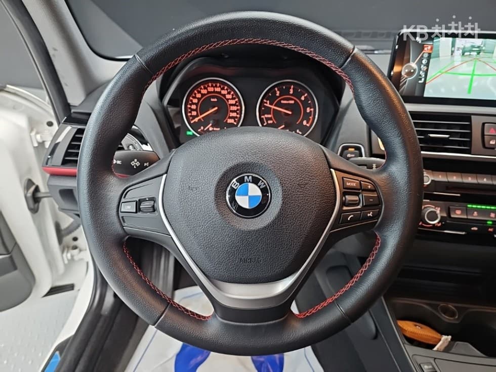 BMW Нов1시리즈118d 스포츠 Стандартен - 9