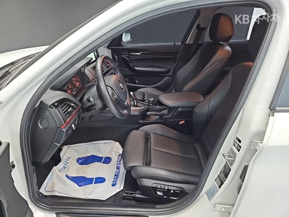 BMW Нов1시리즈118d 스포츠 Стандартен - 11