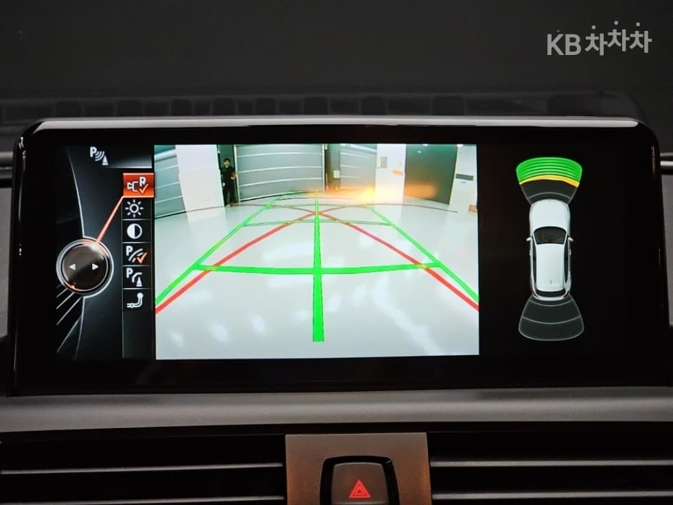 BMW Нов1시리즈118d 스포츠 Стандартен - 17