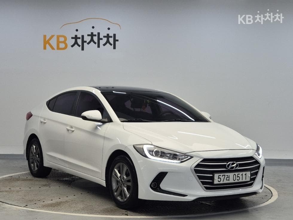 Hyundai Avante (Elantra)AD1.6 GDi Smart Special (special feature/edition) - 4