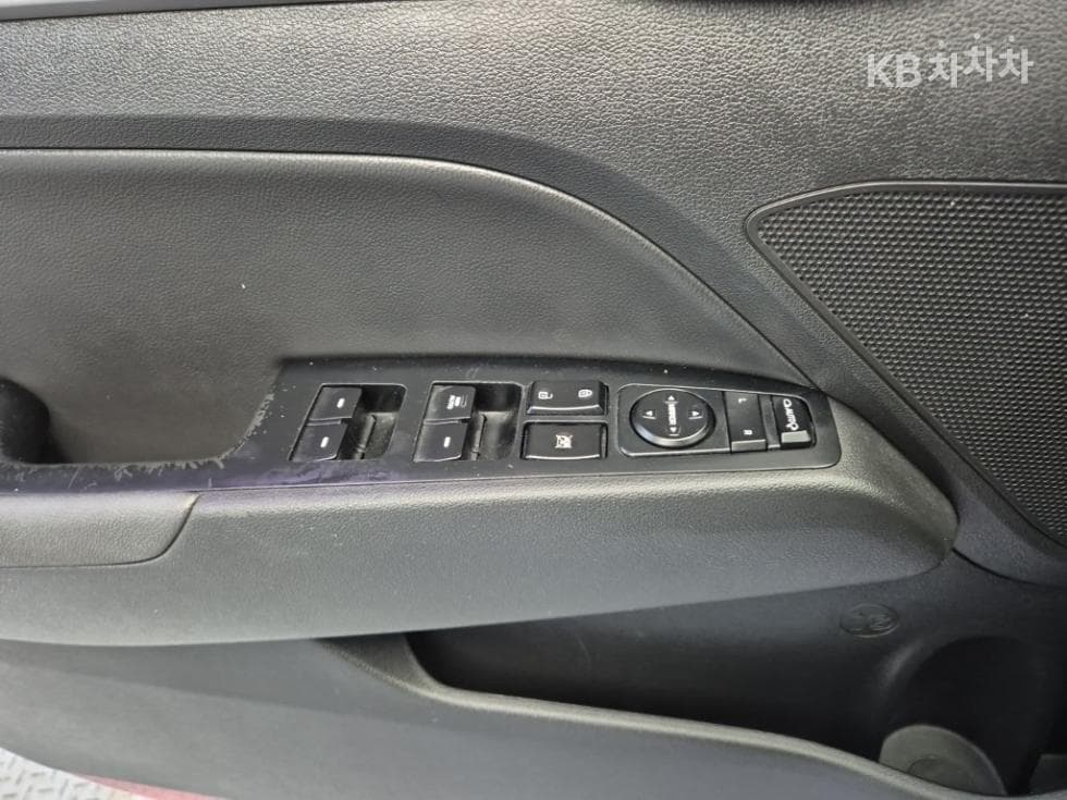 Hyundai Avante (Elantra)AD1.6 GDi Smart Special (special feature/edition) - 17