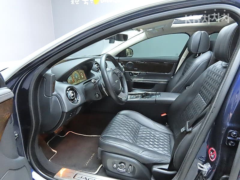 Jaguar All New XJ3.0D XJ50 LWB - 10