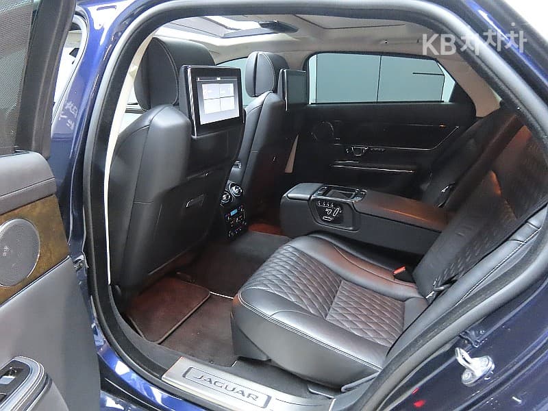 Jaguar All New XJ3.0D XJ50 LWB - 11