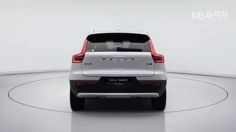 Volvo XC40B4 AWD Ultimate Bright - 4