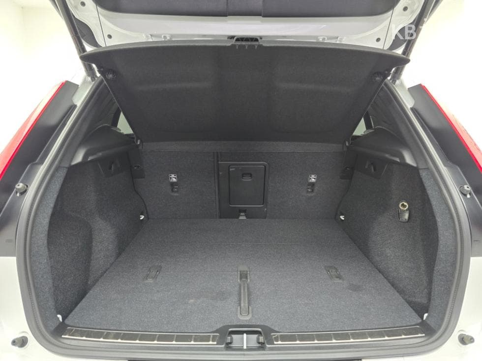 Volvo XC40B4 AWD Ultimate Bright - 14