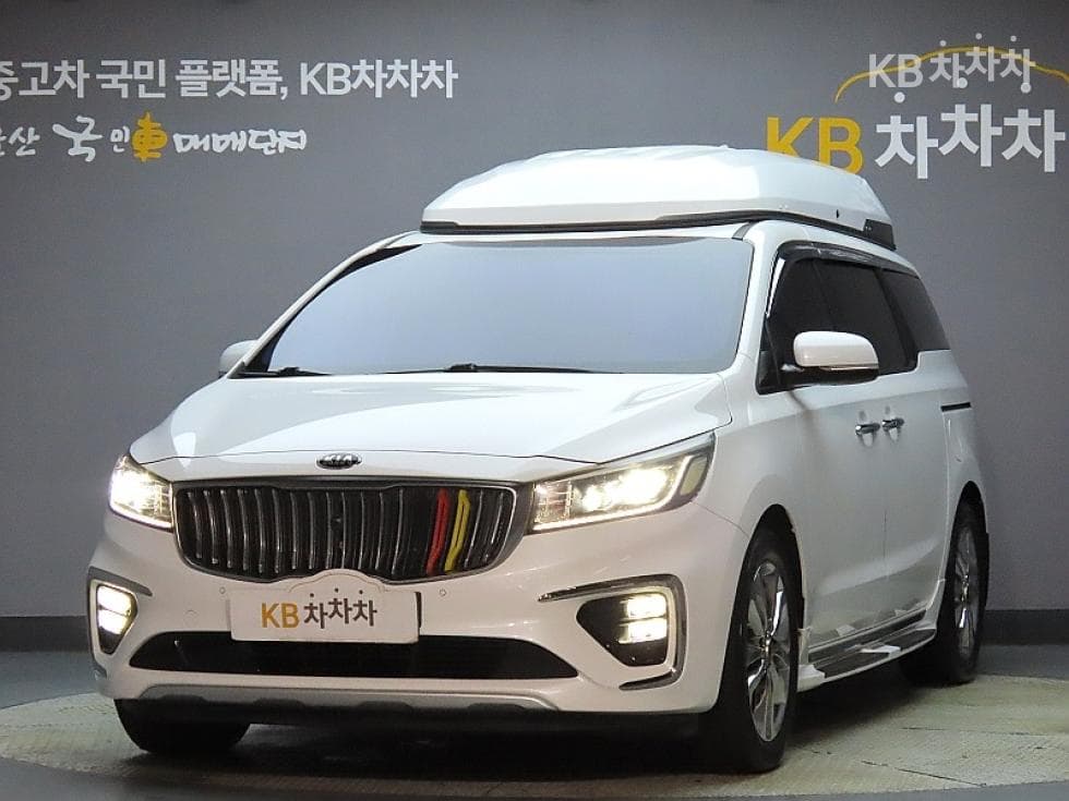 Kia All New Carnival 9-seater 2.2 Diesel Prestige - Image 1