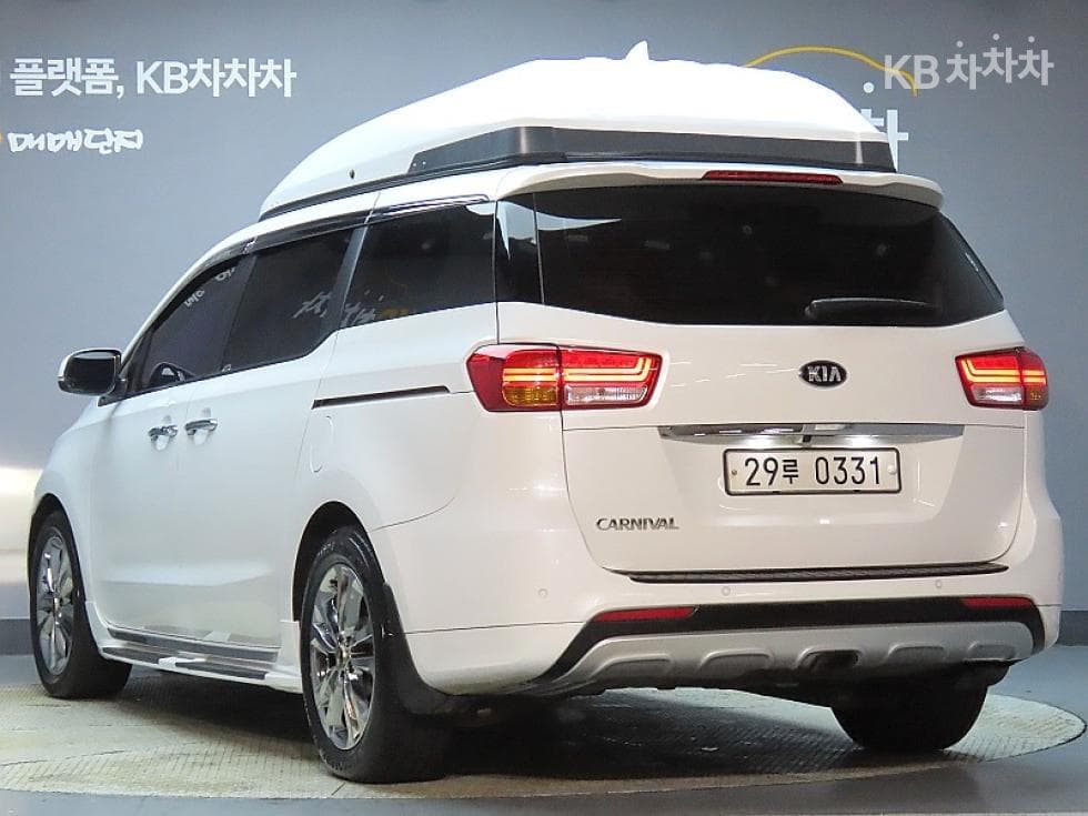 Киа All New Канивал9-местен 2.2 Дизел Престиж - 4
