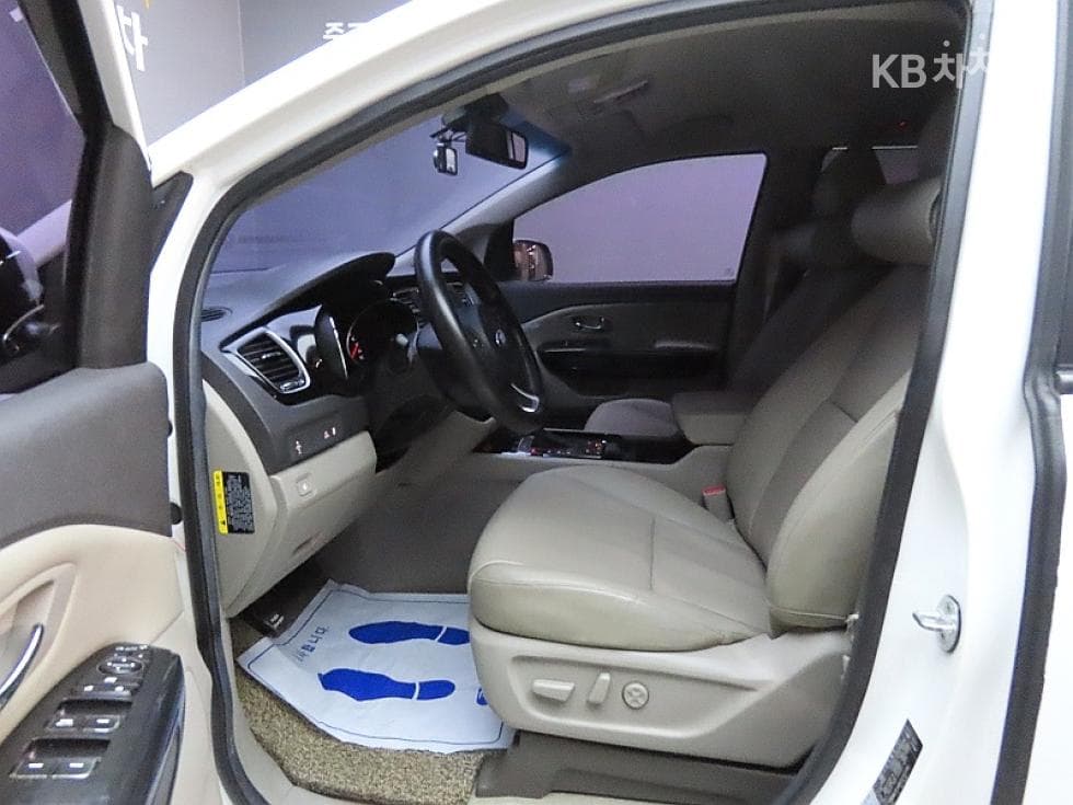 Киа All New Канивал9-местен 2.2 Дизел Престиж - 10