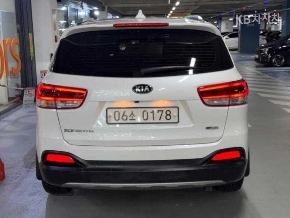 Киа All NewSorentoДизел 2.0 2WD Престиж - 5