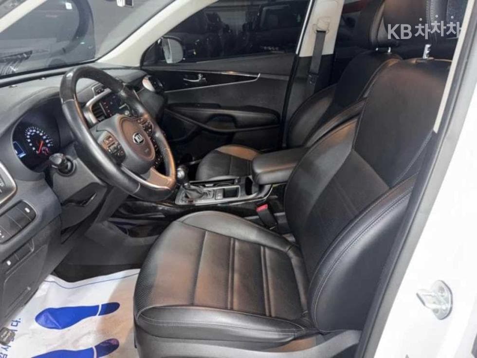 Киа All NewSorentoДизел 2.0 2WD Престиж - 6