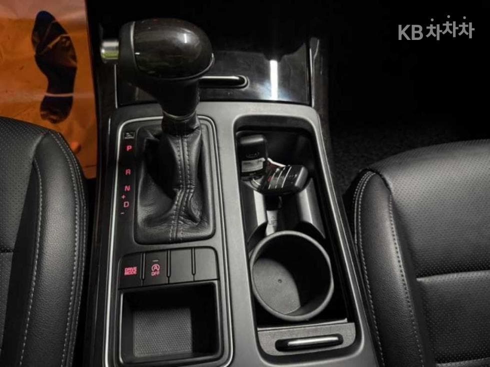 Киа All NewSorentoДизел 2.0 2WD Престиж - 12