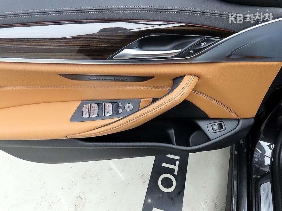 BMW 올New5 Series (G30)520i M Sport - 11