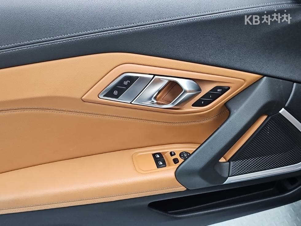 BMW All New Z4sDrive 20i M Sports Package - 14