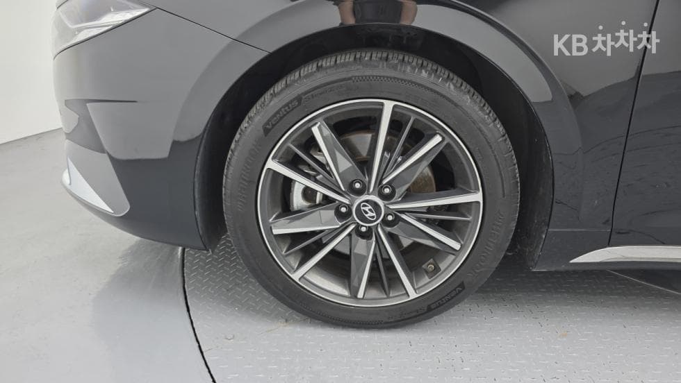 Hyundai The New (facelift) Grandeur (Azera)2.5 Le Blanc - 12