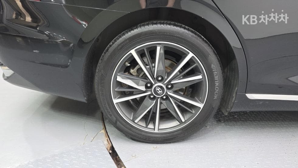 Hyundai The New (facelift) Grandeur (Azera)2.5 Le Blanc - 14