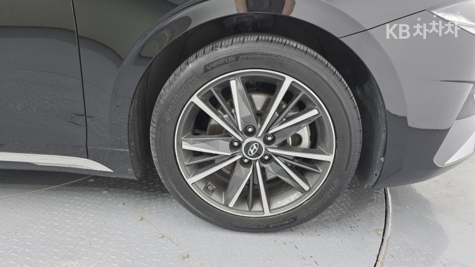 Hyundai The New (facelift) Grandeur (Azera)2.5 Le Blanc - 15